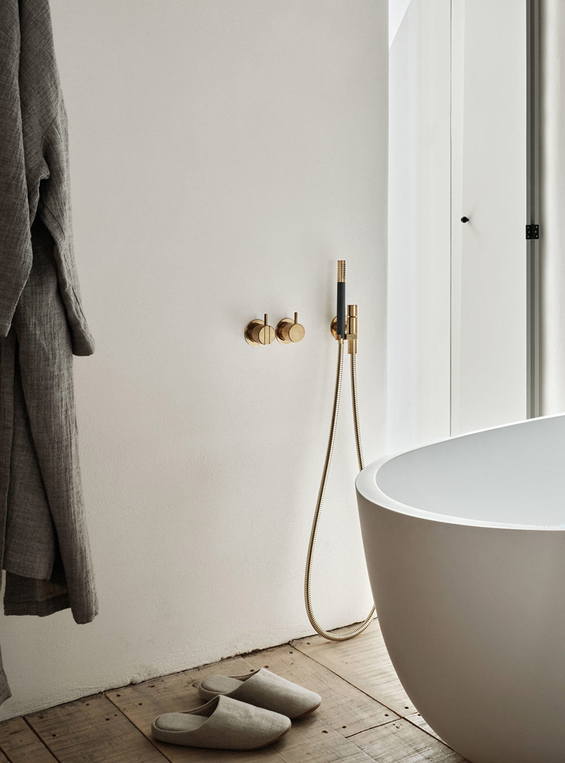 VOLA 2471 – Mitigeur inverseur baignoire / douche – Laiton (Brass) – Corps encastré 2471UP requis
