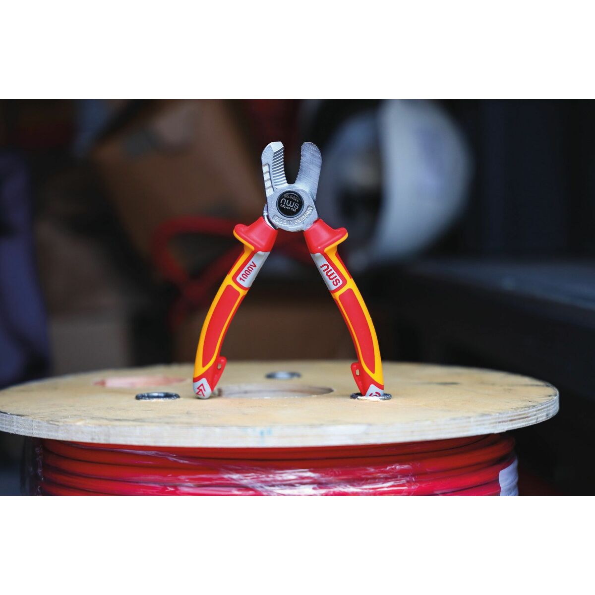 V2H4302DEE781034B4E5A84875069EC9658R7058577P6