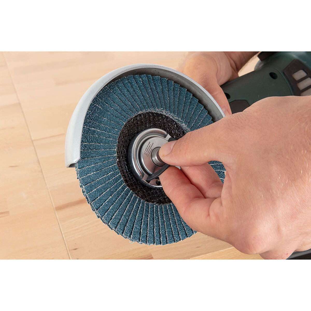 V4H87059127E993CA3DBBFF8DB3071A7E05R4451485P8