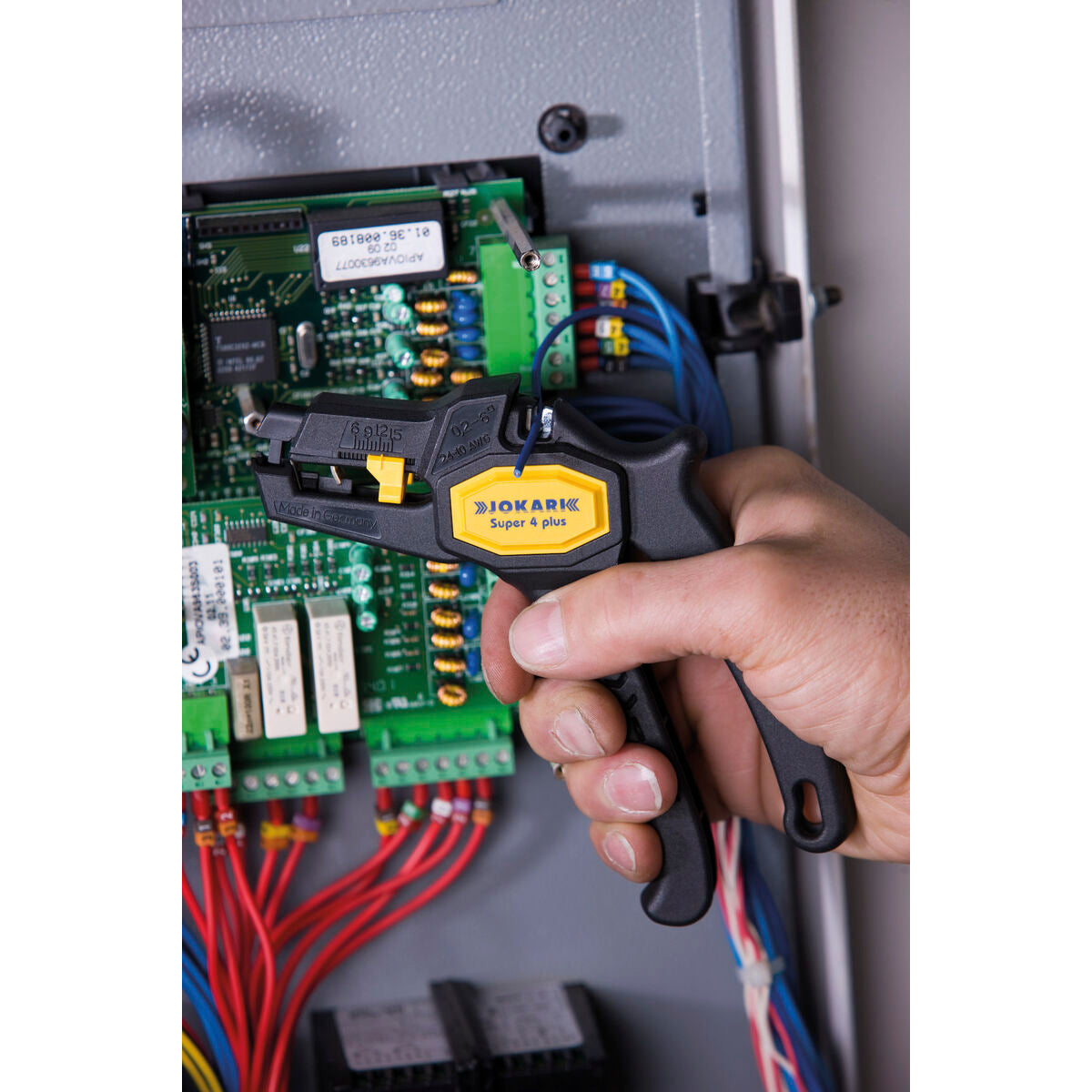 V3H88E76507A6D977F7B240F28B33365641R6642861P4