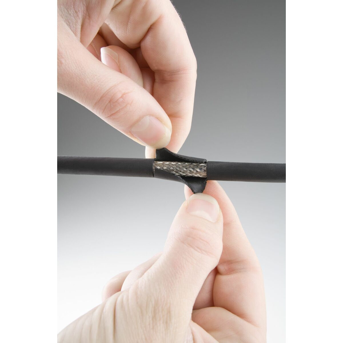 V3HFF5651C2E12ABDA7C57D16C1954189D0R6630347P5