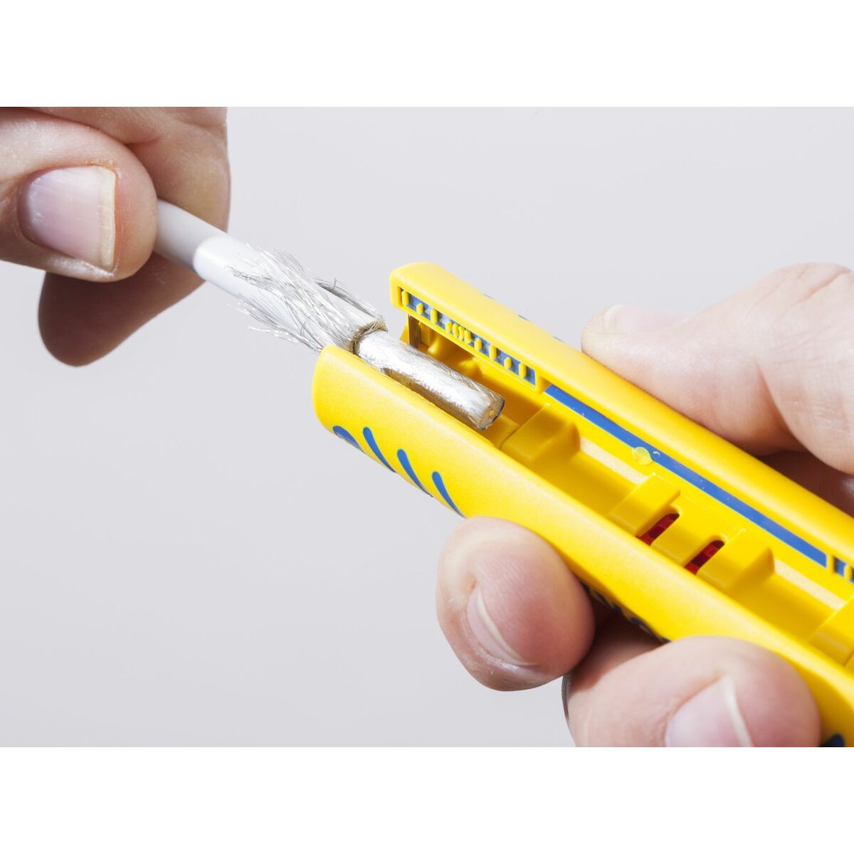 V3H5B72D3894696EC2A9267877008F86F94R6630015P7