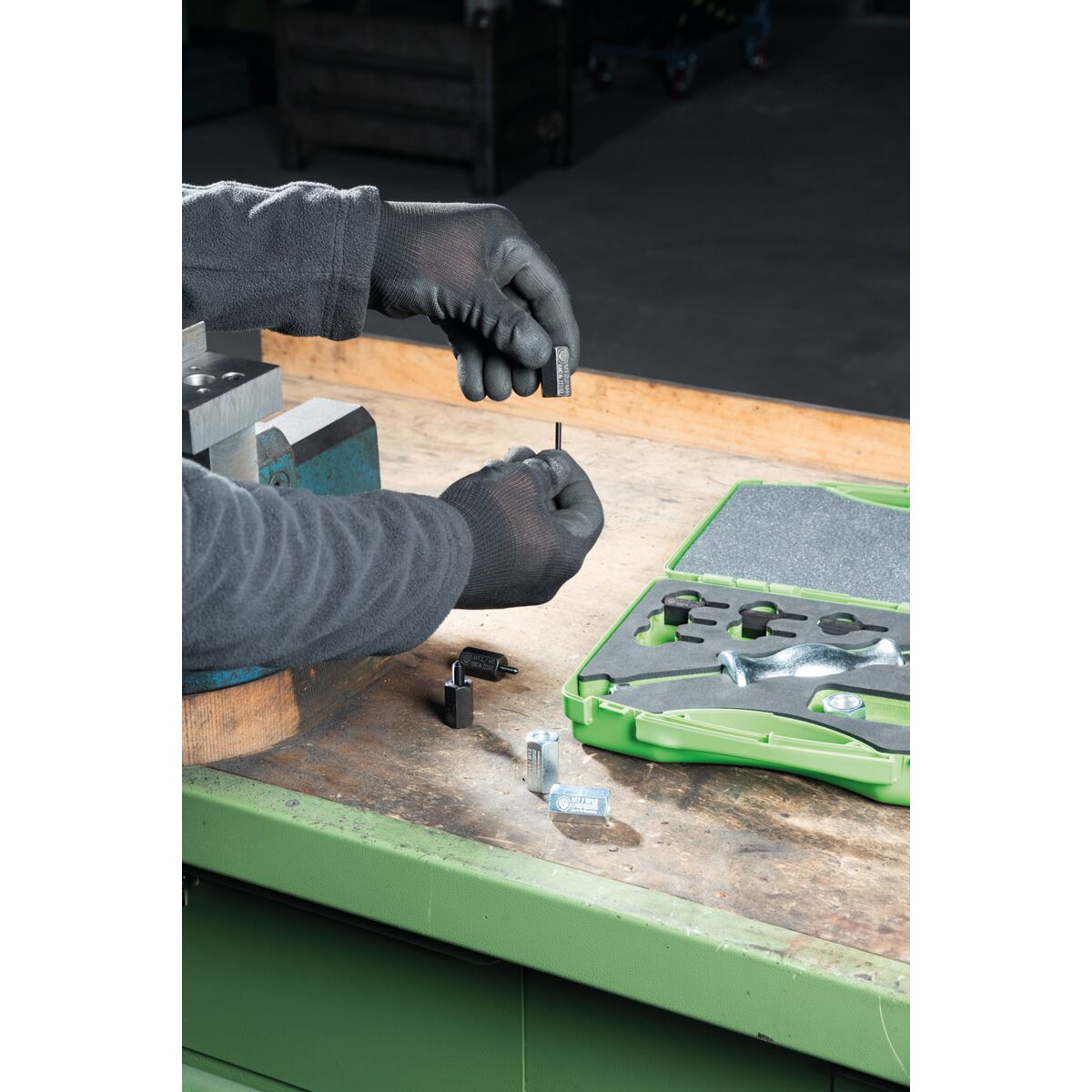 V1HB82C279F46A38DF57039DC366BD45227RP5