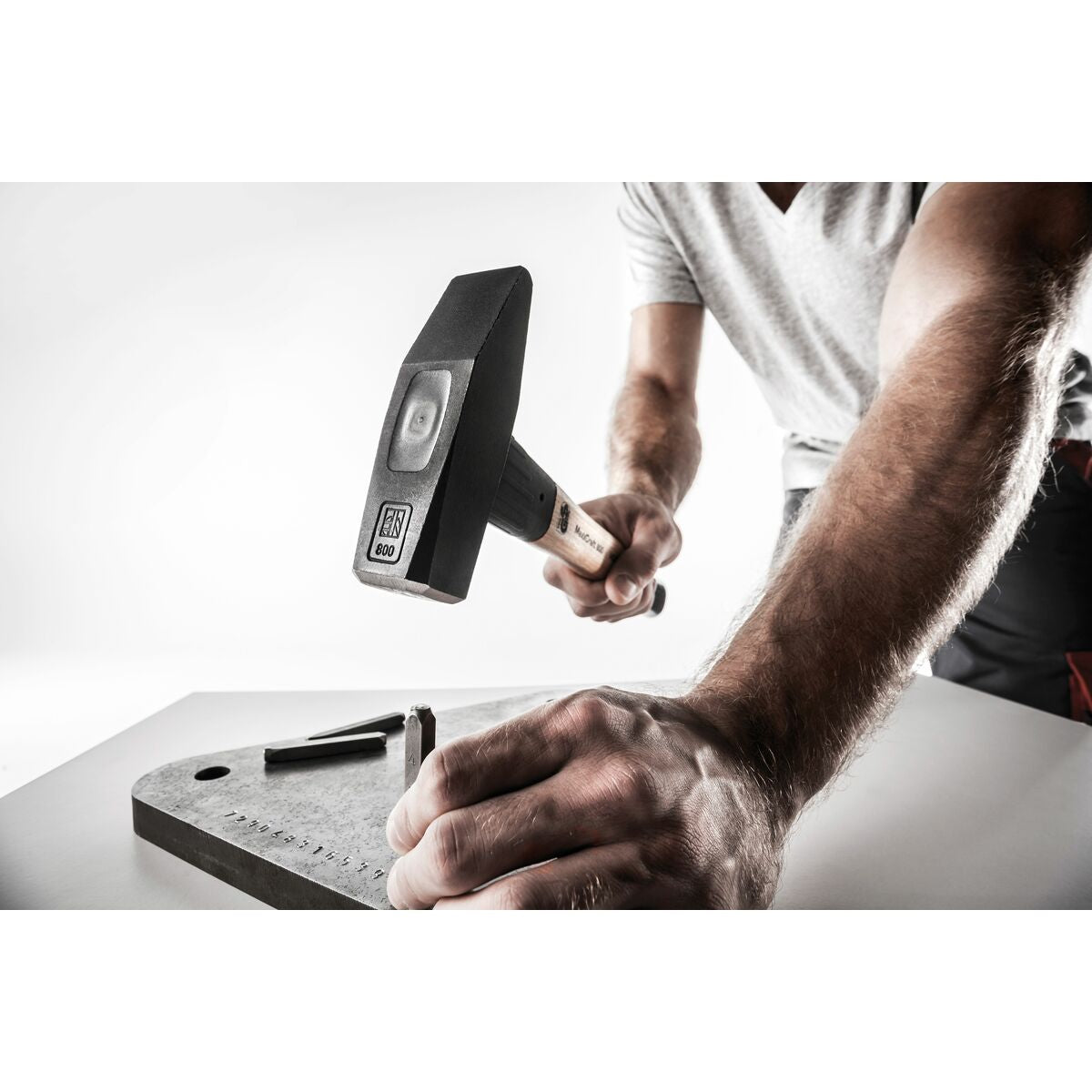 V3H11348E278D8315D00FD1C3CC7A2775C1R6616565P4