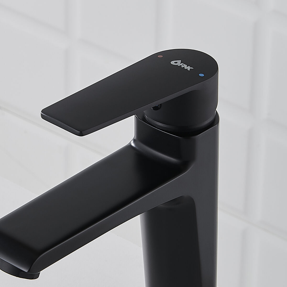 V2HEE205D87446CA4740171311ECF4240CCR6873663P6