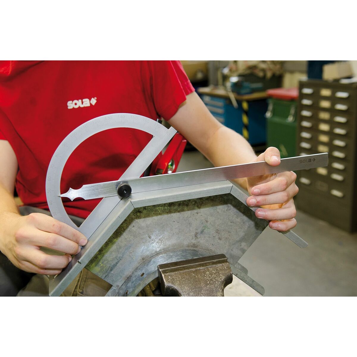 V2H49362FB8586D10AC86F167A5E8808959R6975412P3