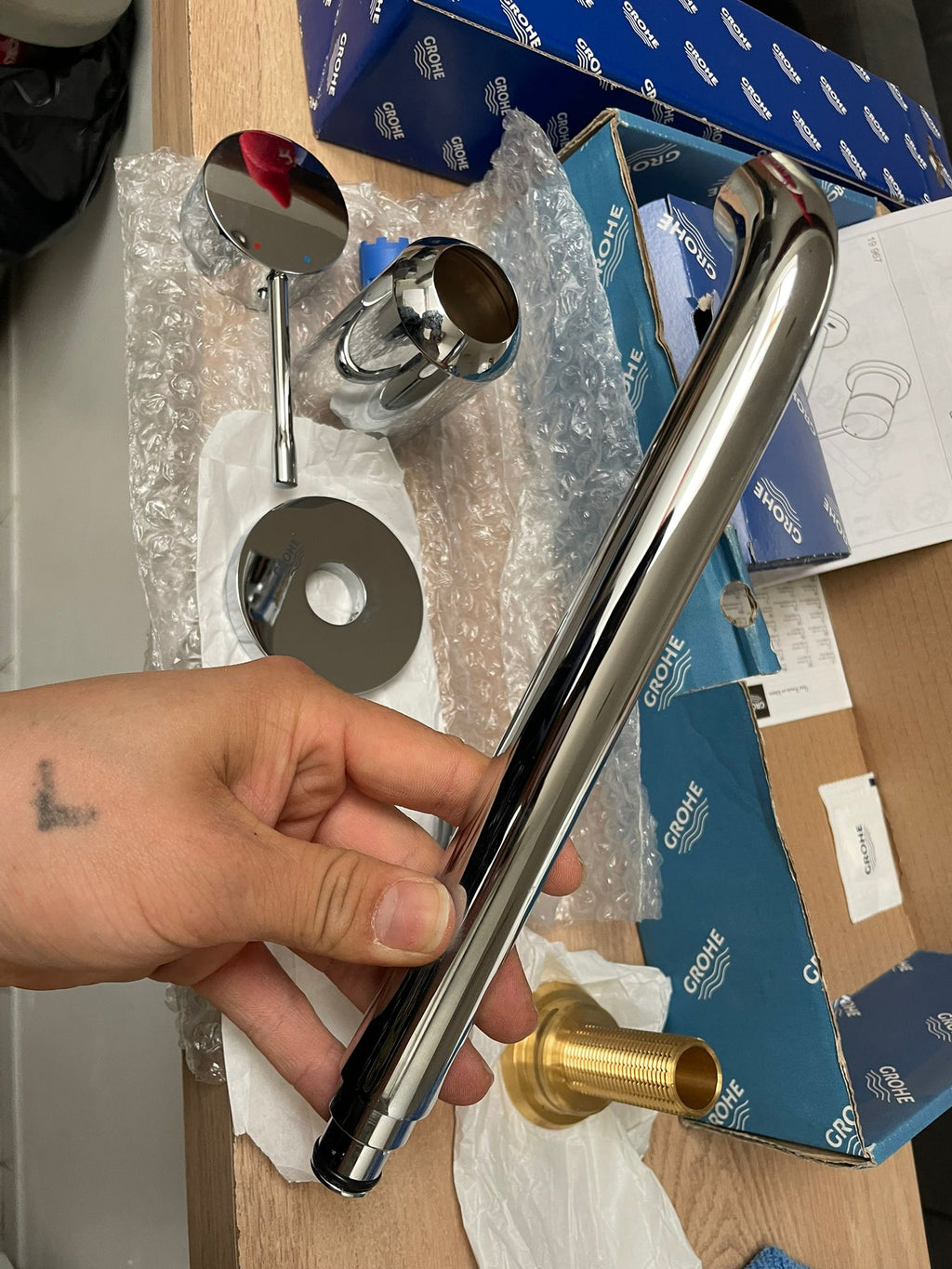 Mitigeur lavabo mural GROHE Essence – Réf. 19967001 – Chrome – 2 trous – Qualité Premium